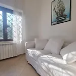 App * רומא