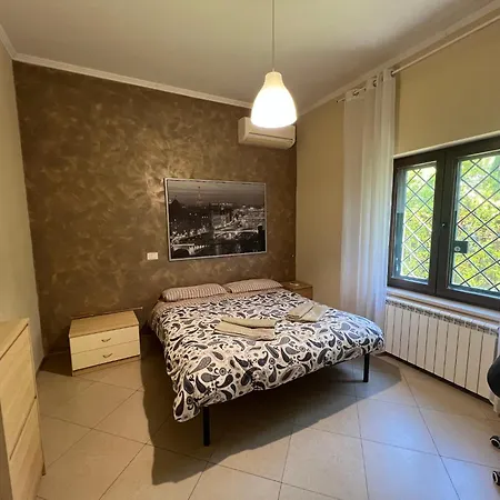 Apartamento 5 Min From Bus Stop-free Parking