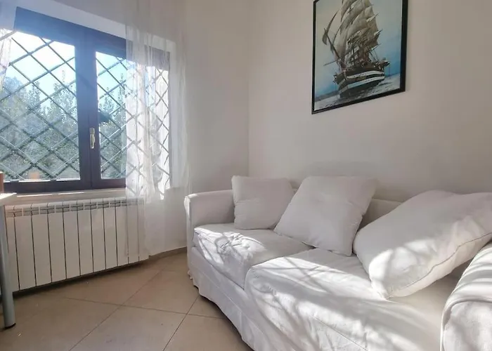 Free Parking - 5 Min From Bus Stop - Excellent * Rom