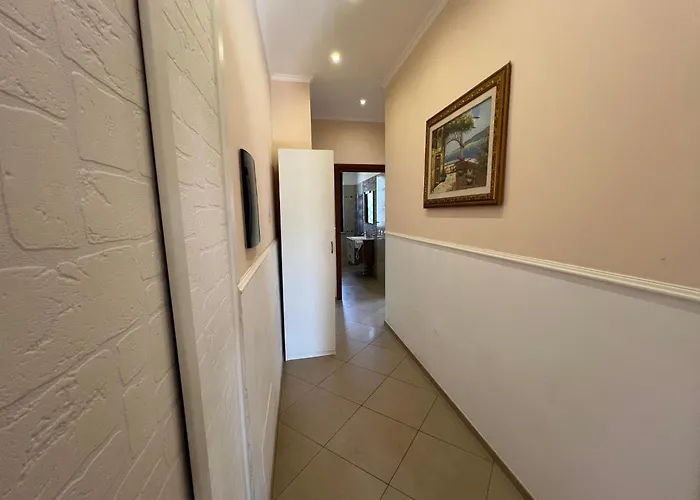 Free Parking - 5 Min From Bus Stop - Excellent